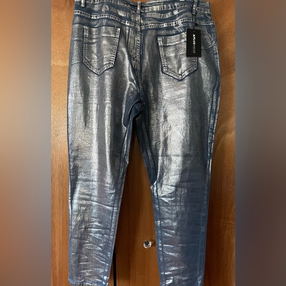 Plus size skinny jeans. (New-never worn). The color on model is the true color. - Picture 2 of 6